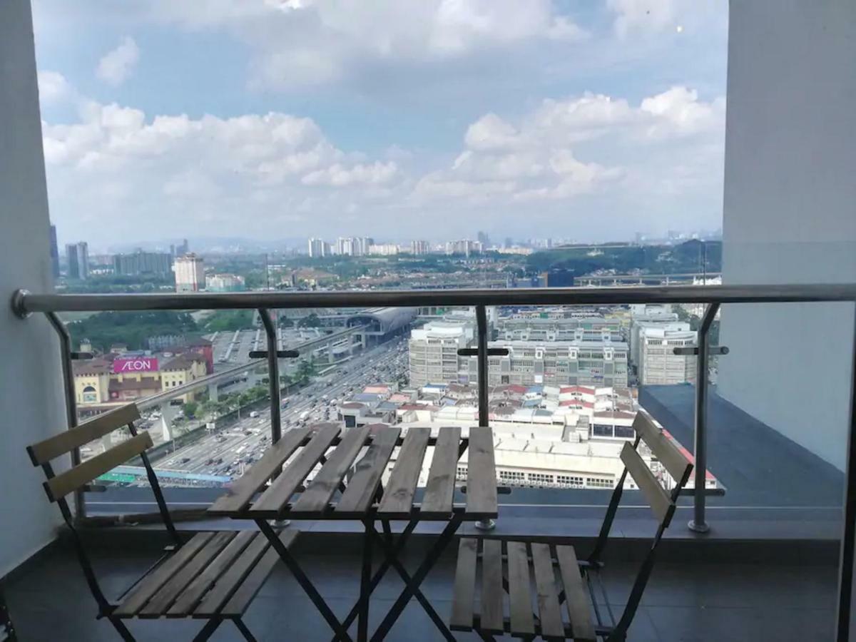 Puchong Skypod Residence: High-Floor Balcony with Mall Access Exterior photo